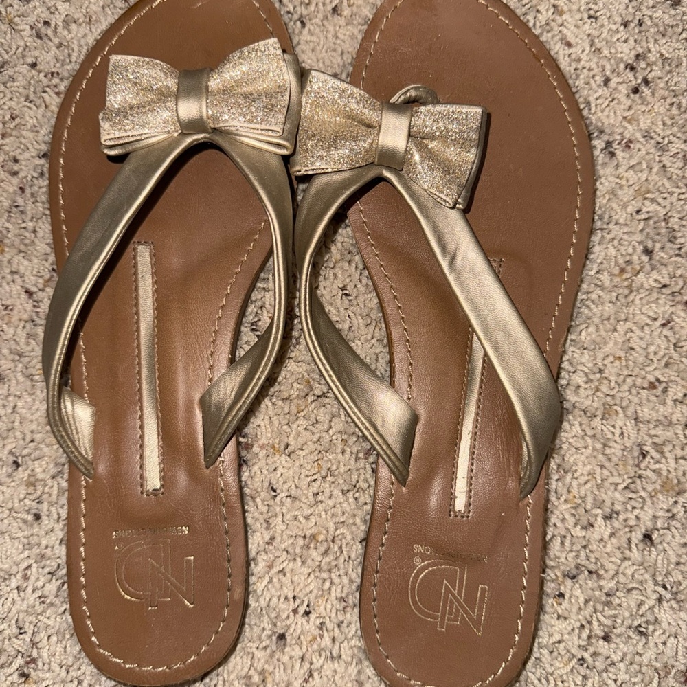 New Directions Metallic Sandals with Bow